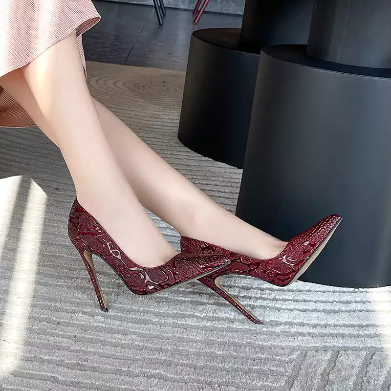 Women's Embossed Pointed Toe Shallow Stiletto Heel Pumps